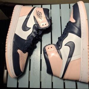 Women's - Bubble Gum/ Air Jordan 1 Retro High OG Atmosphere - Size - 8.5.